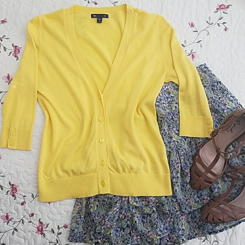 Yellow V-neck Cardigan