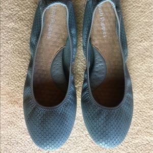 Hush Puppies flats