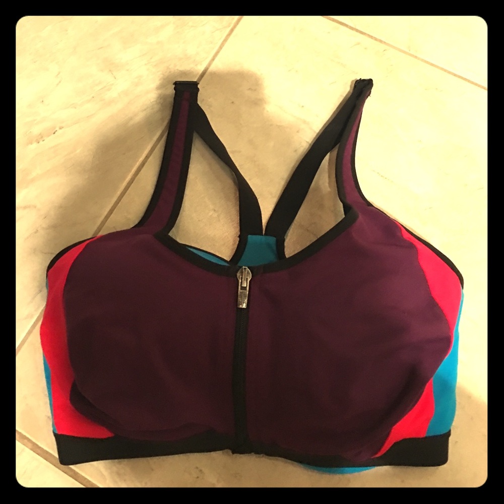 Victoria Sport Zip Front Sports Bra