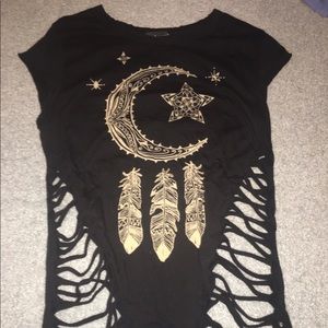 Wet Seal t shirt with side slits