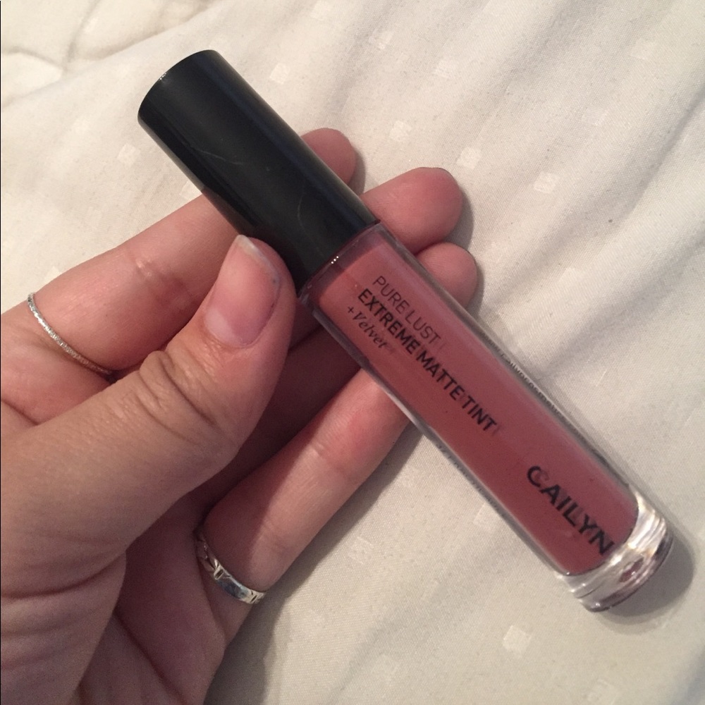 Matte lip tint