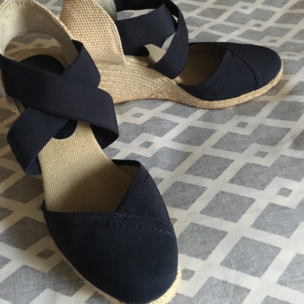 Adrienne Vittadini Wedges