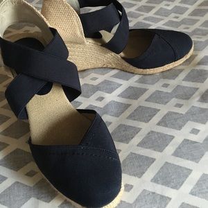 Adrienne Vittadini Wedges