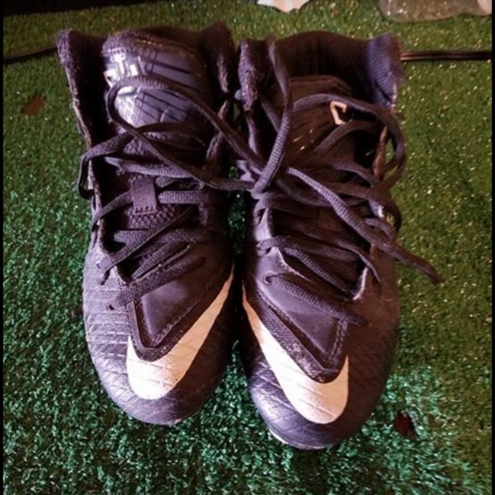 Size 4 kids Nike cleats