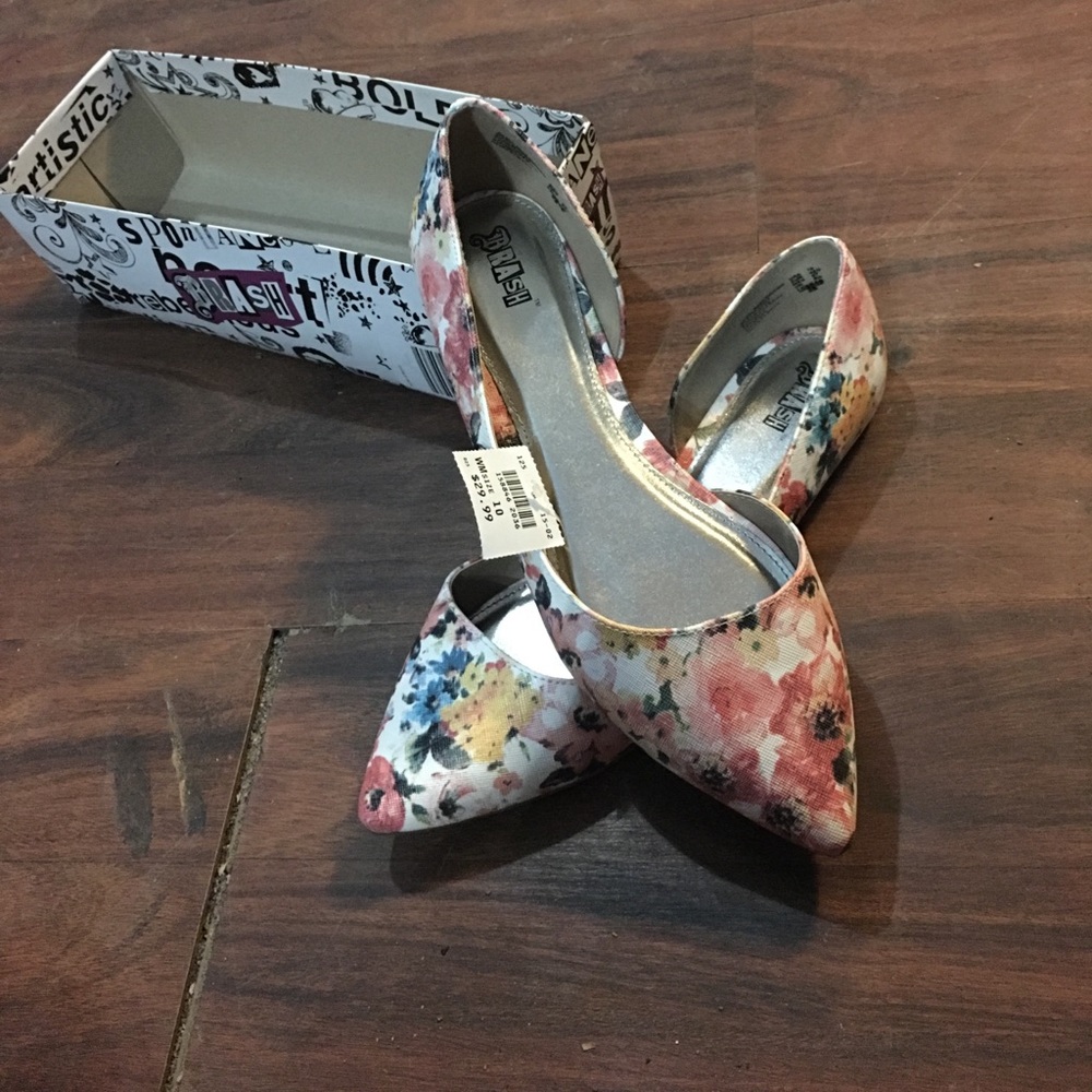 Pointy Floral Flats