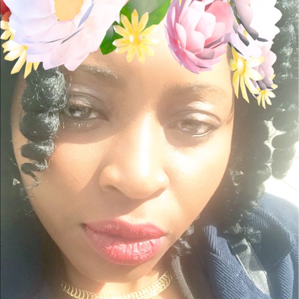 Meet your Posher, Benia