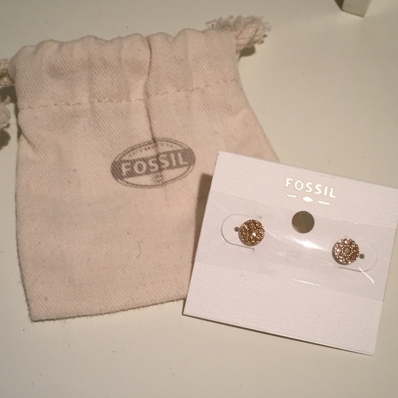 Fossil Jewelry - NWT fossil rose gold stud earrings Fossil Jewelry - NWT fossil rose gold stud earrings