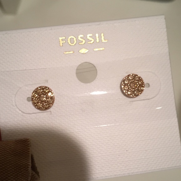 Fossil Jewelry - NWT fossil rose gold stud earrings Fossil Jewelry - NWT fossil rose gold stud earrings
