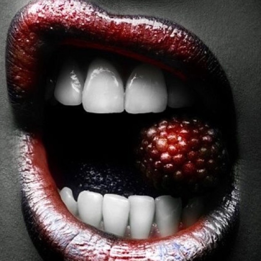 💋