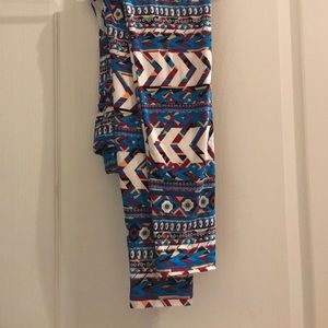 One size Leggins tribal/arrow design