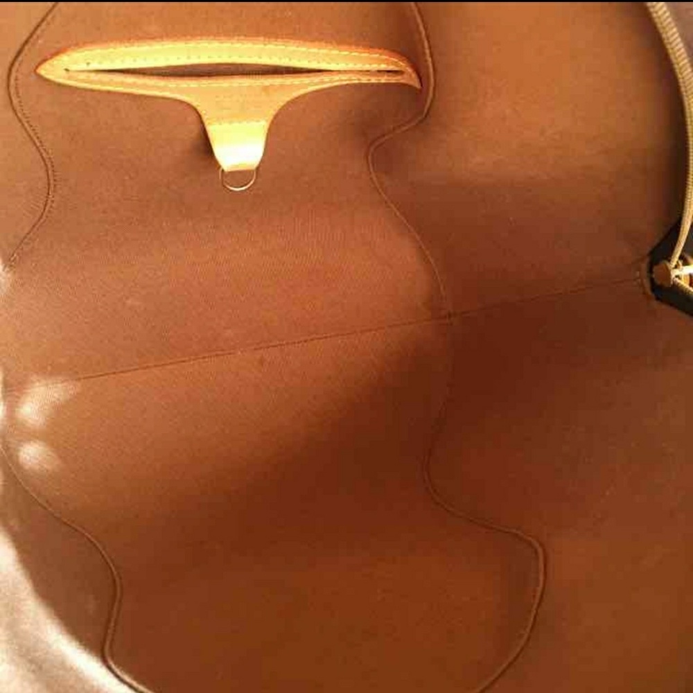 ❌❌SOLD❌❌ Louis Vuitton Ellipse MM in EUC - Picture 4 of 8