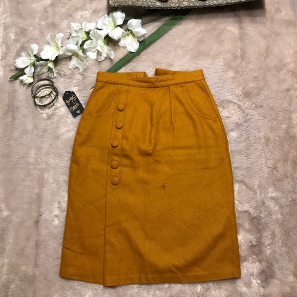 Dresses & Skirts - Yellow vintage pencil skirt