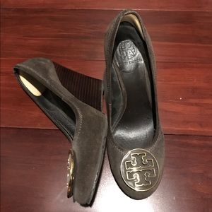 ❣️ Tory Burch suede wedges ❣️