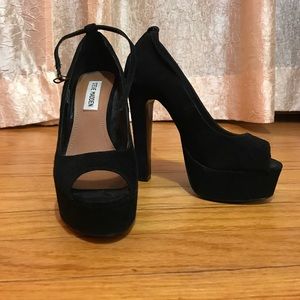 Steve Madden high heels in good condition.