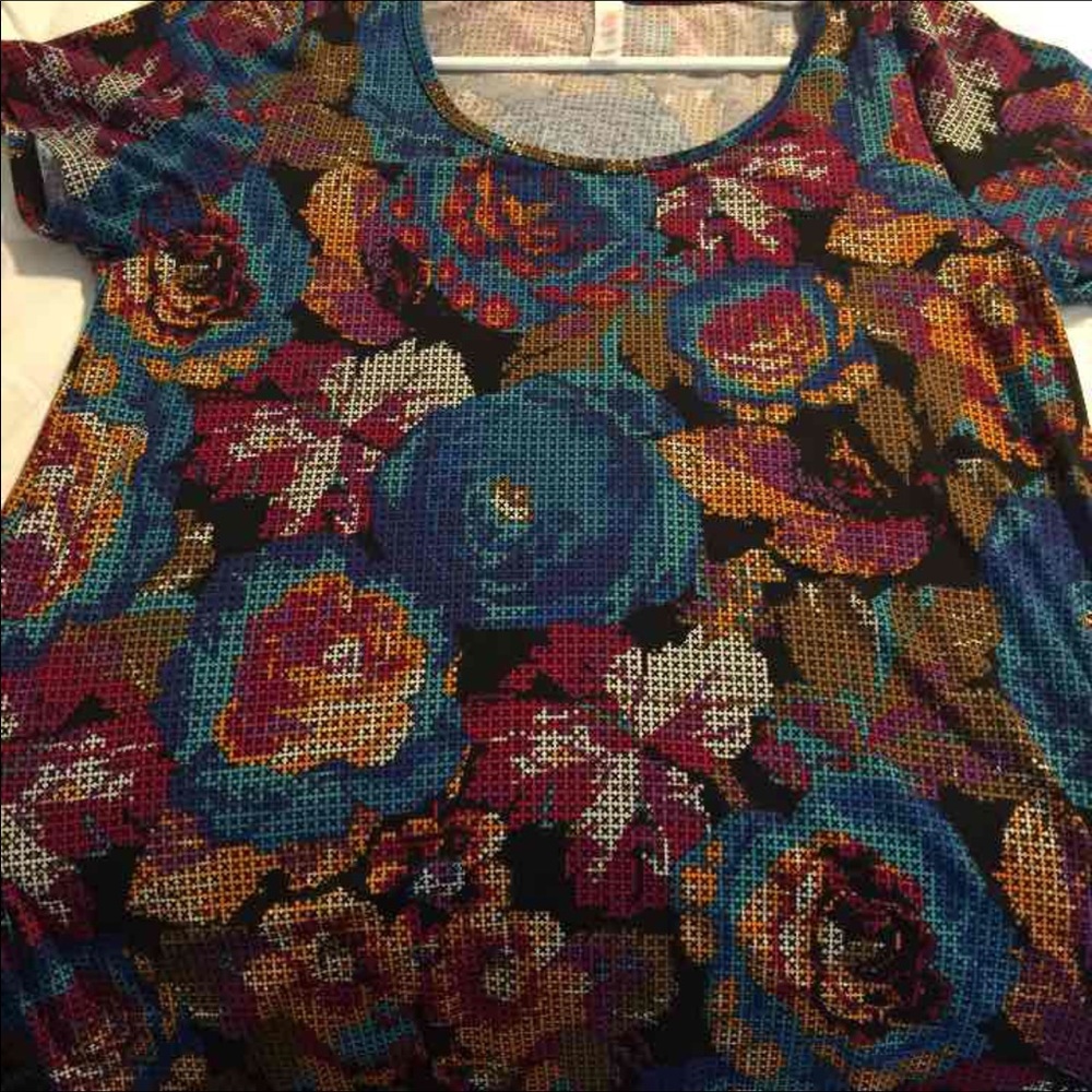 LuLaRoe Classic Tee