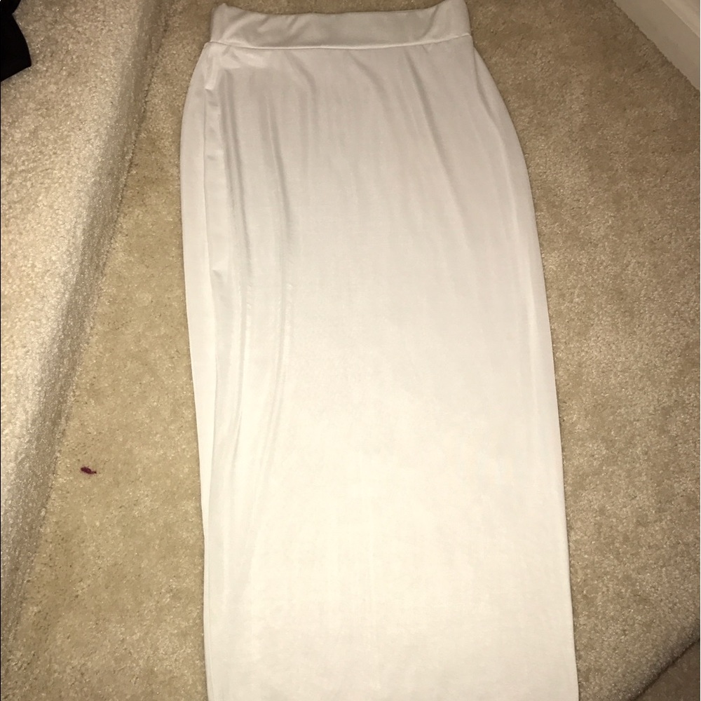 White thin fabric pencil skirt!