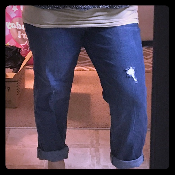 Jean capris - Picture 1 of 3