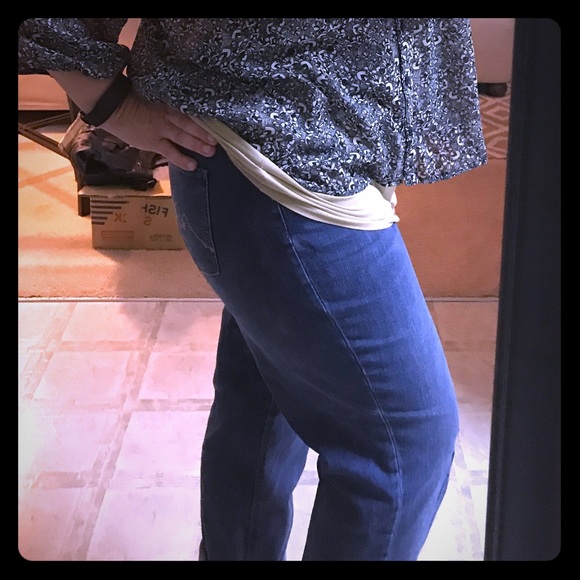 Jean capris - Picture 2 of 3