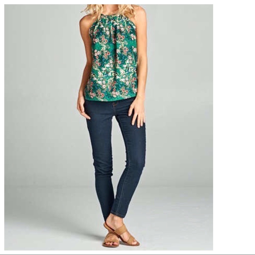 LAST 1-Med Floral Pleat Gathered Front Keyhole Top - Picture 3 of 6