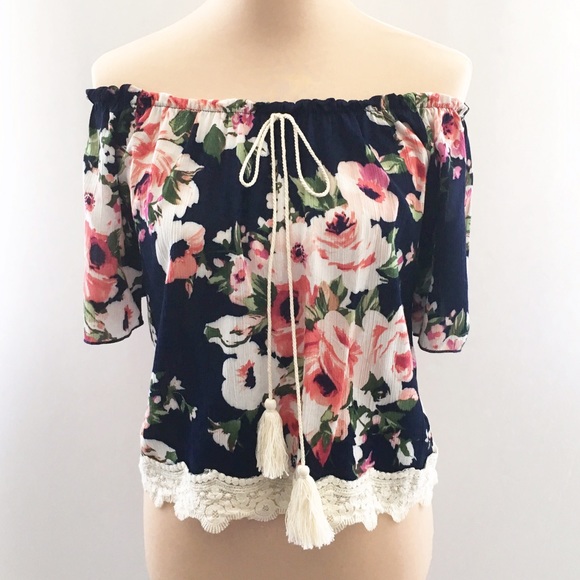 Floral Off The Shoulder Crochet Hem Tassel Tie Top - Picture 3 of 5