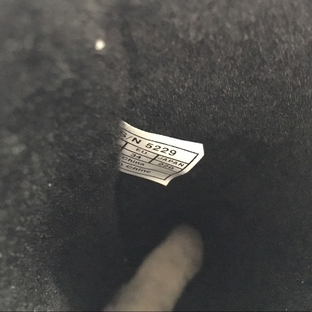NWOT Ugg Black Size 5 - Picture 5 of 6