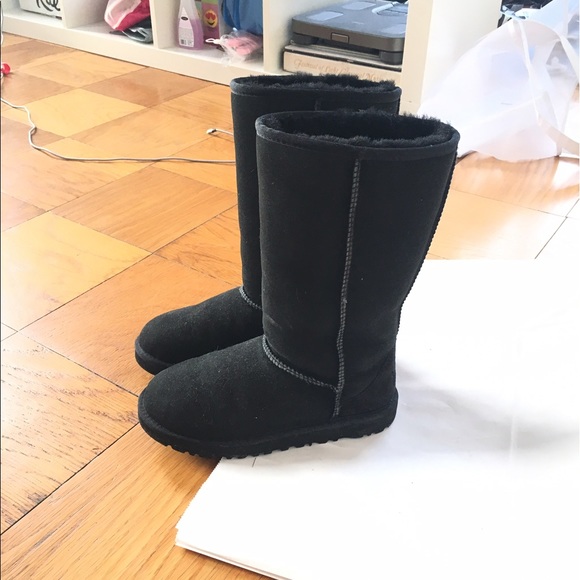 NWOT Ugg Black Size 5 - Picture 2 of 6