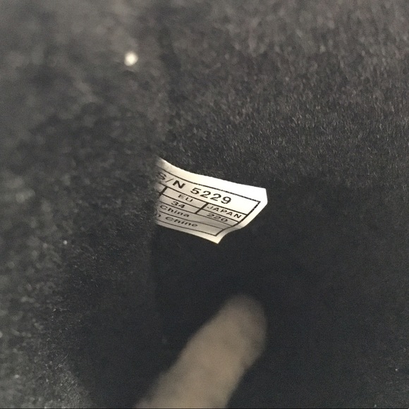 NWOT Ugg Black Size 5 - Picture 5 of 6