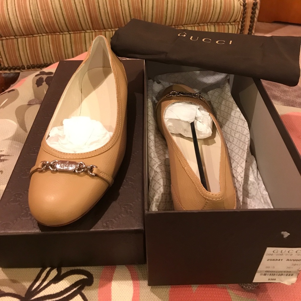 Gucci (New) ballerina flats; beige, size 36 1/2.