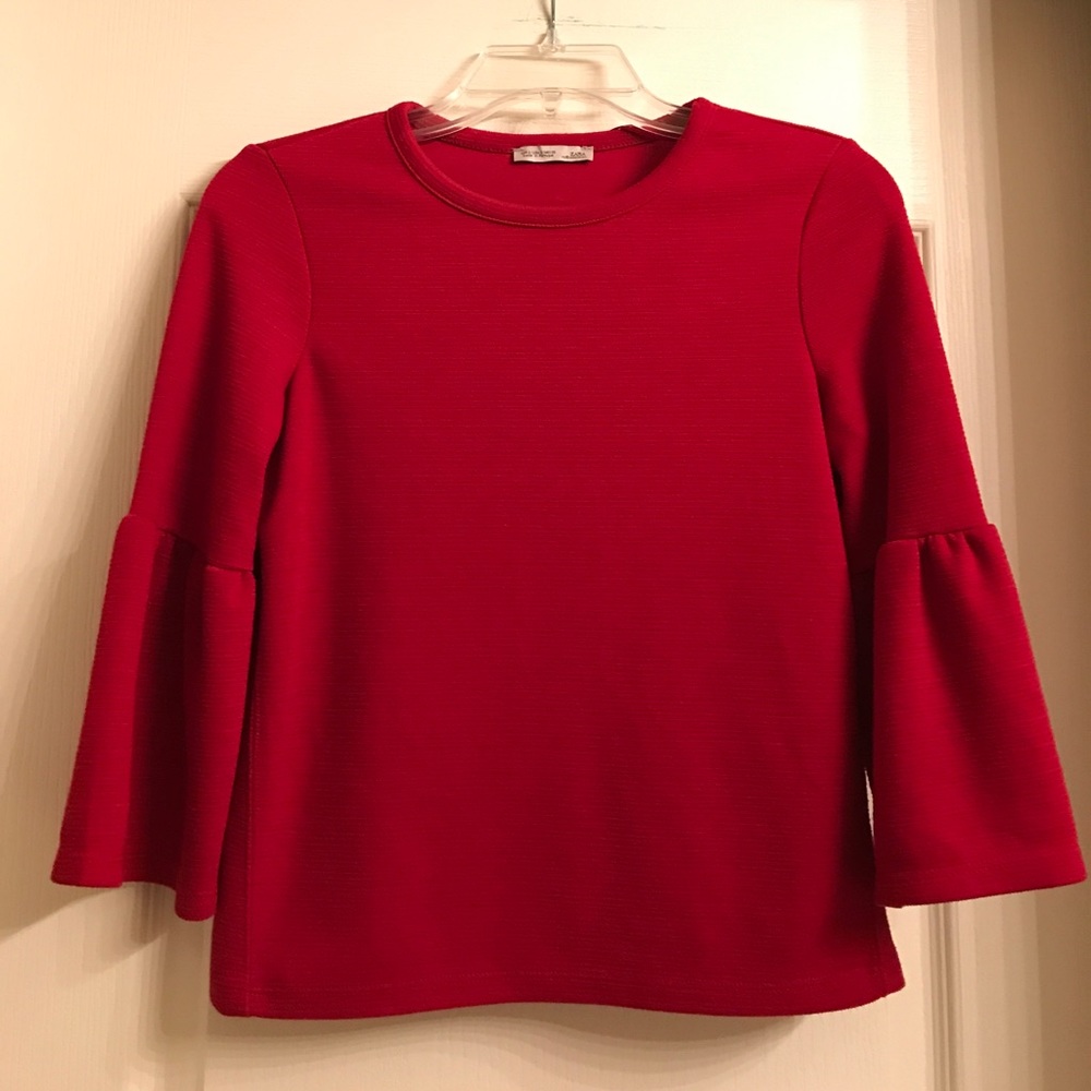 Cute cropped bell sleeved top