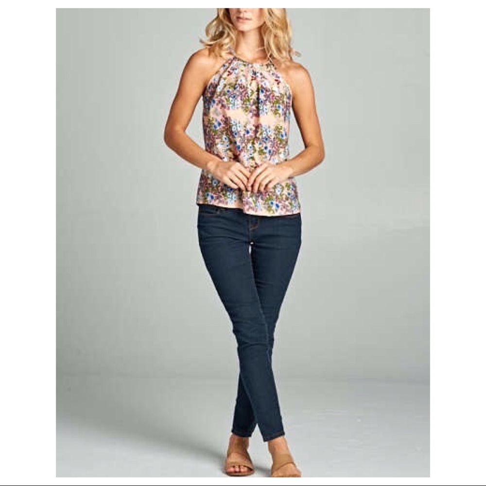 Garden Floral Keyhole Pleat Front Racerback Top - Picture 5 of 6