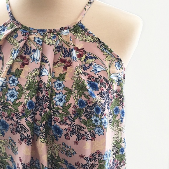 Garden Floral Keyhole Pleat Front Racerback Top - Picture 3 of 6