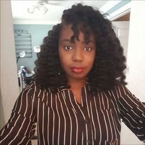 Meet your Posher, Davina