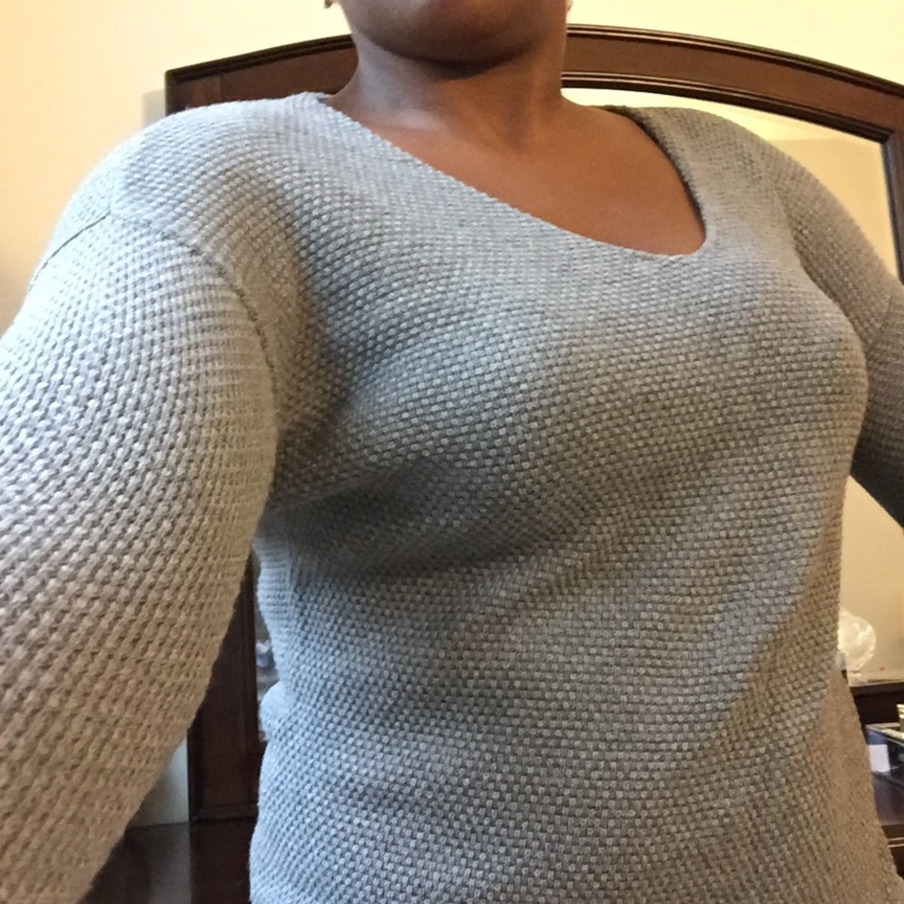 Sweater - Picture 4 of 4