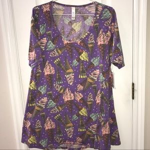Medium Lularoe Perfect T
