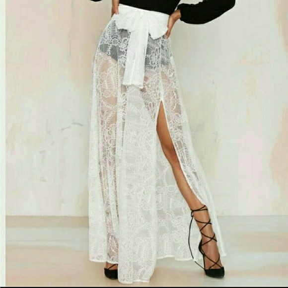 Dresses & Skirts - Nwt lioness white lace maxi skirt