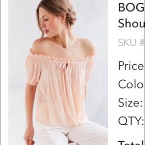 BOGO URBAN OUTFITTERS OFF THE SHOULDER TOP