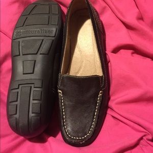 Naturalizer name brand loafer style shoe