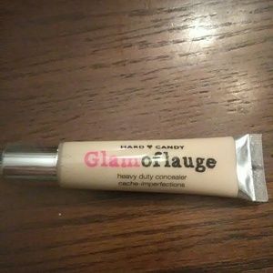Glamoflauge heavy duty concealer, light