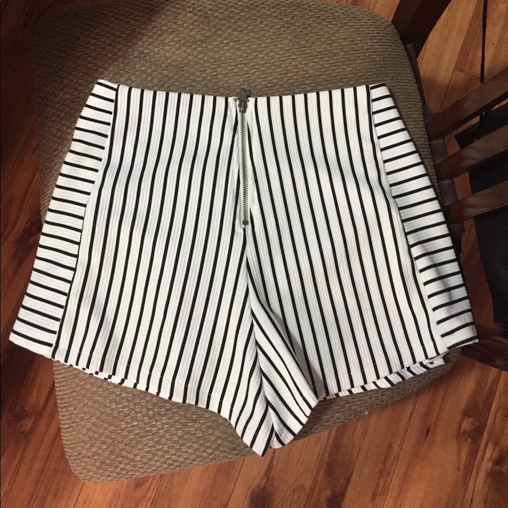 LF striped skort