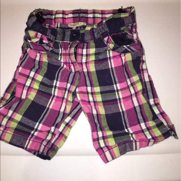 crazy 8 Crazy 8 Plaid Board Shorts size 3 from Melissia's closet on