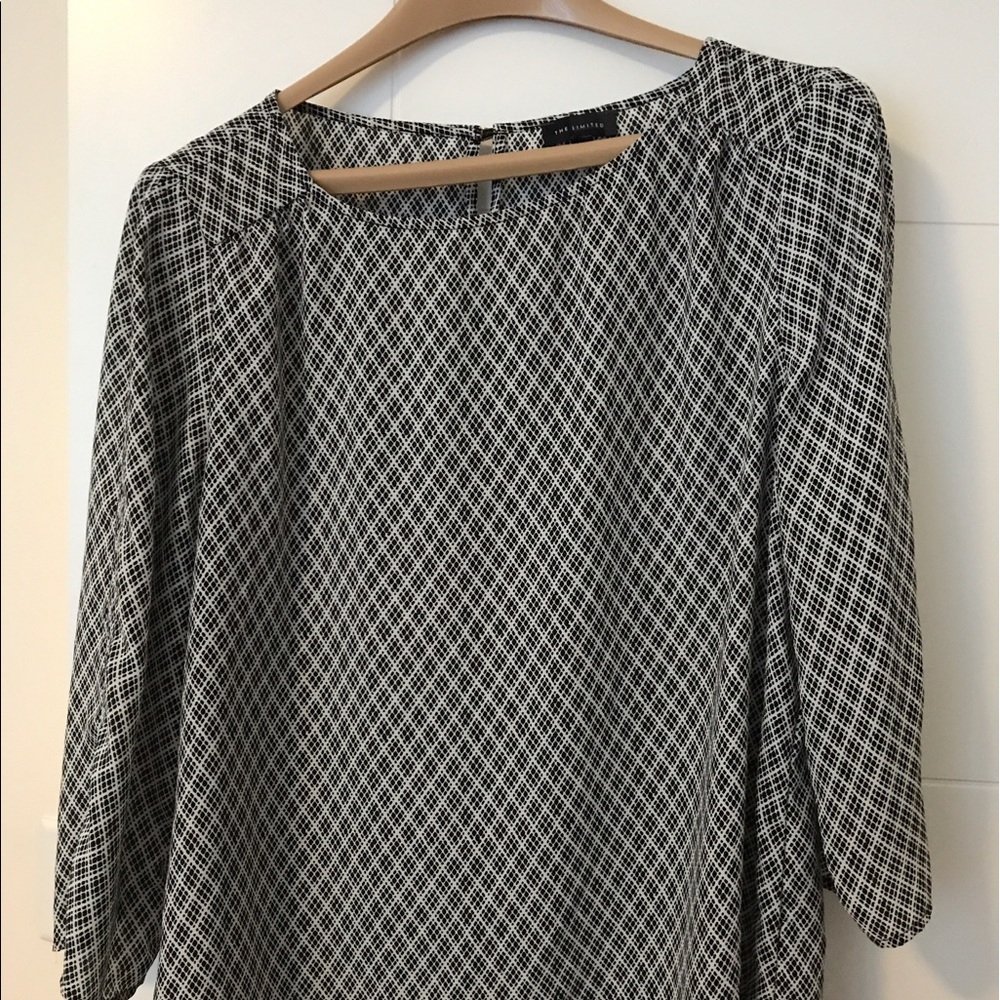 LIKE NEW The Limited sz Large Black & white top