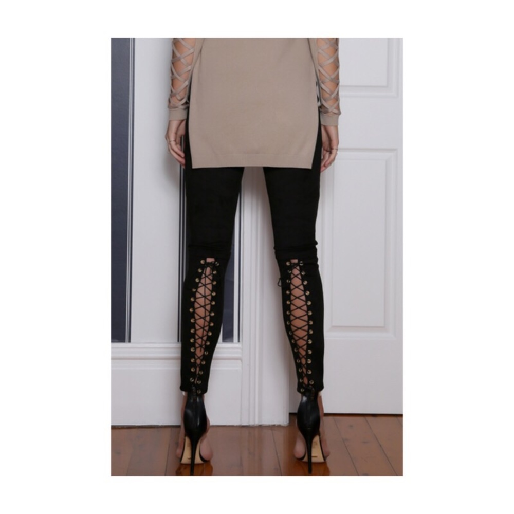 RUNAWAY SEDUCTION LEGGINGS
