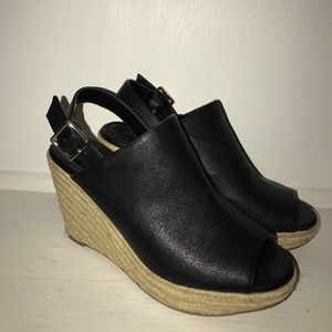 Black wedges