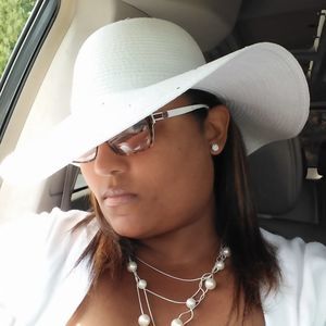 Meet your Posher, Latara