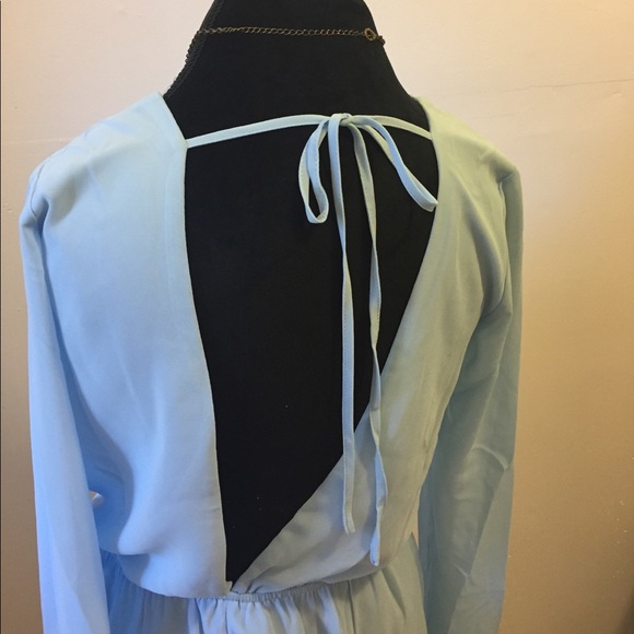 โ๏ธSALEโ๏ธโจHost Pickโจ ๐ Baby Blue Romper๐ - Picture 5 of 6