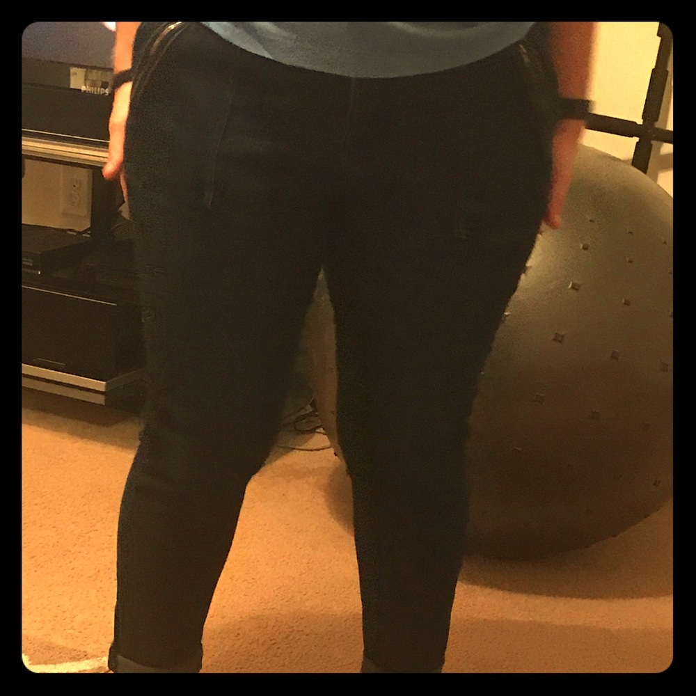 Dark jean capris
