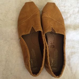 Gently used TOMS