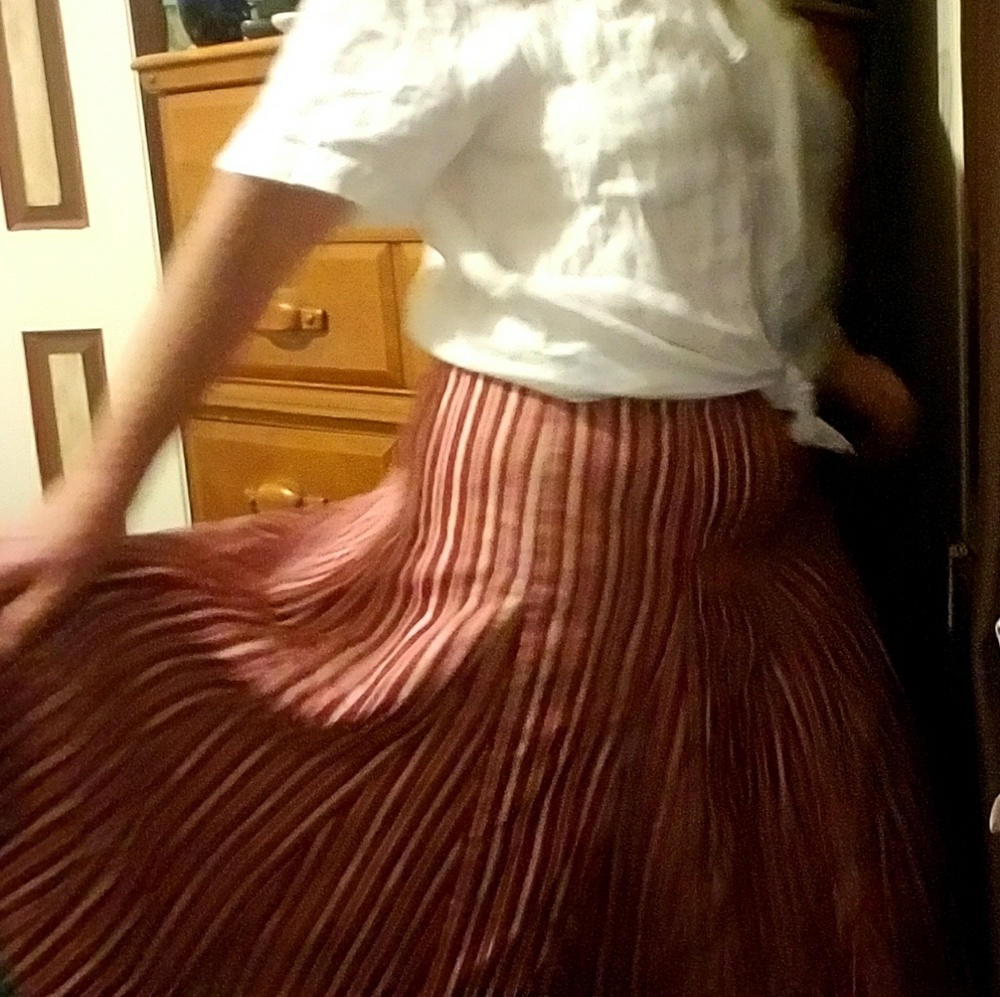 💤👋Red &,White stripped FULL BIAS SKIRT
