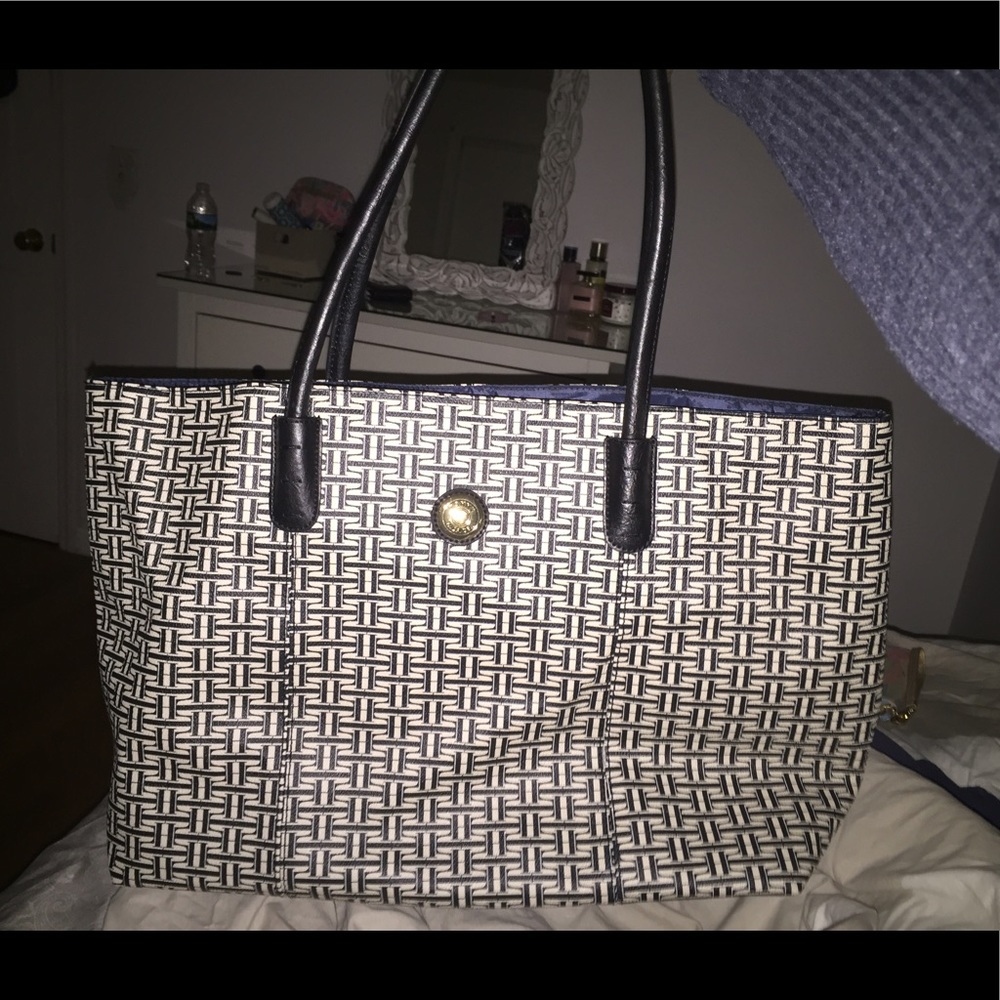 •Tommy Hilfiger tote