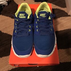 Nike free 5.0 shoes